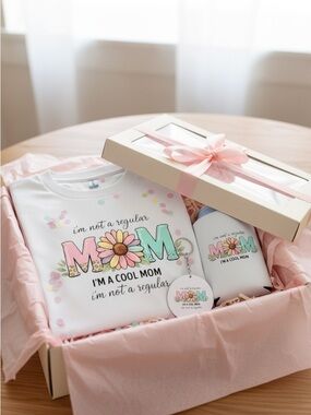 Mom gift set t-shirt, matching keychain and free can cooler sleeve . Great gift
